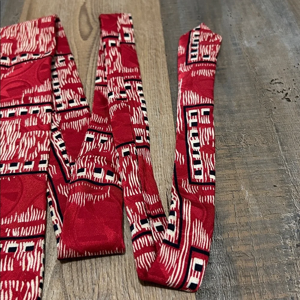 Vintage Michael Austin Men’s Red Black Geometric Tie Silk Made in USA Career - Picture 5 of 7